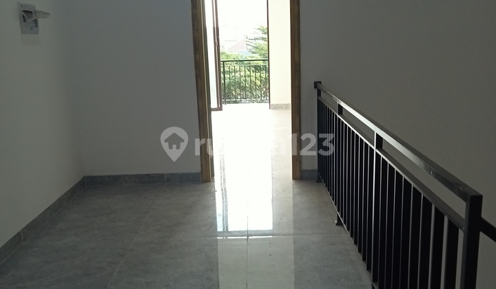 Rumah Baru 3 lantai di Citra 2 Ext  Jak Bar 2