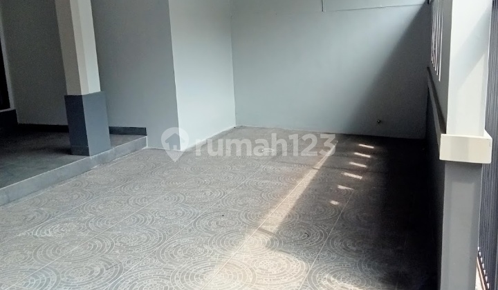 Rumah 2 Lantai, Baru, Murah Jarang Ada di Villa Melati Mas Serpong 2
