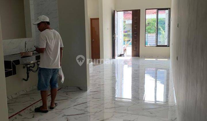 Dijual cepat rumah baru bangunan mandiri di Villa Melati Mas 2