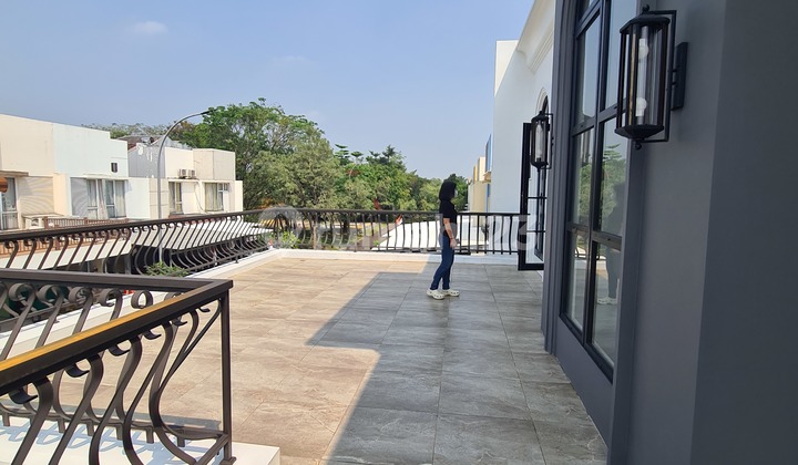 For Sale New Independent Building House in Icon, BSD