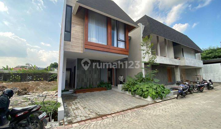 Jual Rumah Megah 2 Lantai Type Luas 126 129m2 di Sleman Belakang Transmart Siap Kpr 2