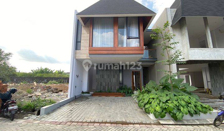 Jual Rumah Megah 2 Lantai Type Luas 126 129m2 di Sleman Belakang Transmart Siap Kpr 1