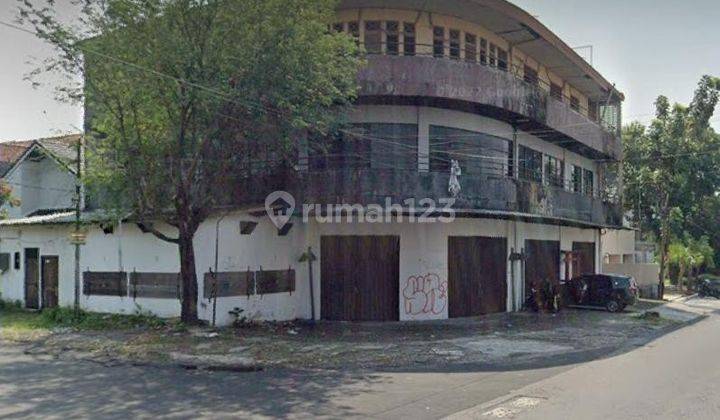 Ruko Besar 3 Lantai Area Komersil Dekat Kampus Ternama 1