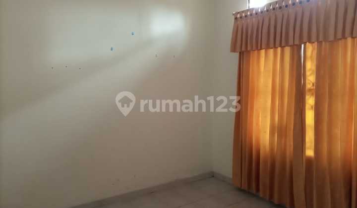 Rumah Besar dan Luas 2 Lantai Dalam Perumahan 6