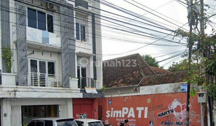 Ruko 3 Lantai Siap Pakai, strategis dan Murah 2