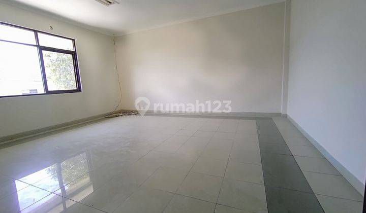 Rumah Kantor Besar dan Parkir Super Luas, Strategis 19