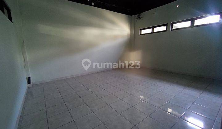 Rumah Kantor Besar dan Parkir Super Luas, Strategis 24