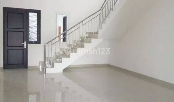 Rumah di Perum Citra Garden 2 Lantai SHM Baru Utara 4
