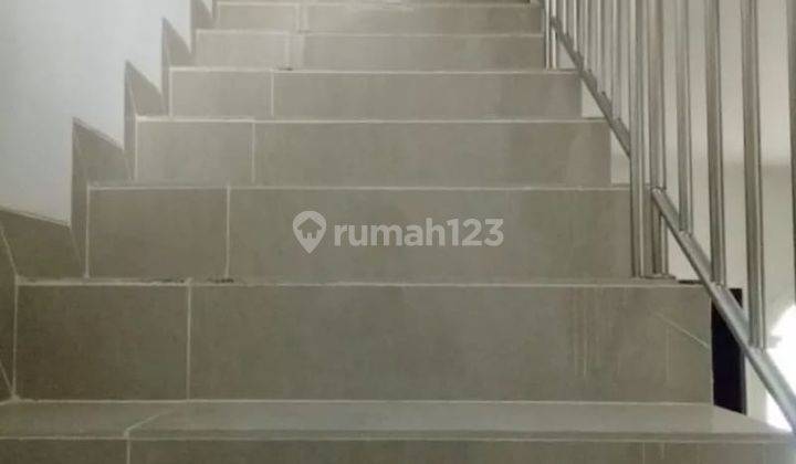 Rumah di Perum Citra Garden 2 Lantai SHM Baru Utara 6