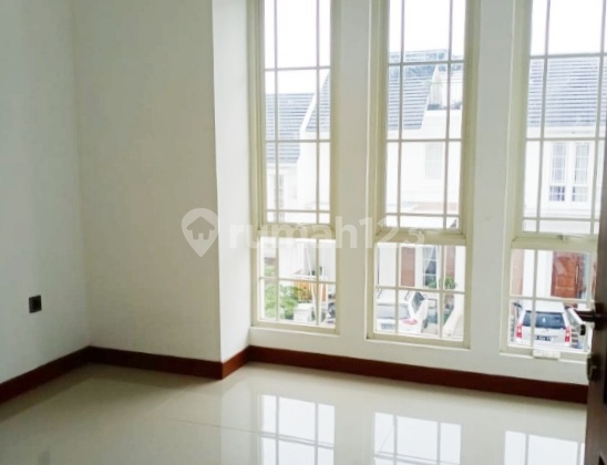Rumah di Perum Citraland 2 Lantai SHM Bagus Barat 5