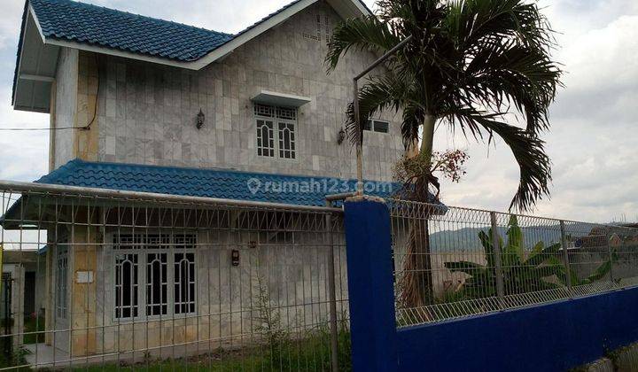 Rumah di Jl. P. Antasari gg Nusa Indah 2 Lantai SHM Butuh Renovasi Barat 2