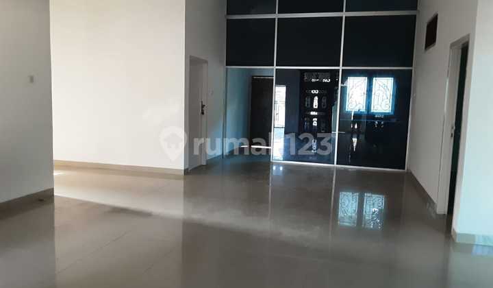 Disewakan Rumah Mewah Bagus di Enggal 2