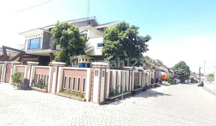 Luxury Beautiful House with SHM Certificate Behind Unila 2