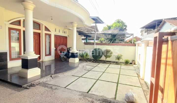 Disewakan Rumah Bagus Furnished di Kedamaian 1