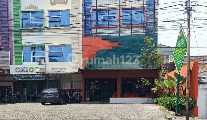 Shop House in Enggal 263.0 m² Freehold Certificate 1