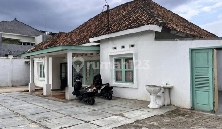 Large House for Rent in Enggal