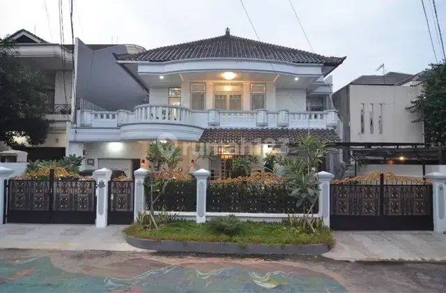 Rumah Full Furnished Lokasi Strategis Disewakan Di Cilandak  1