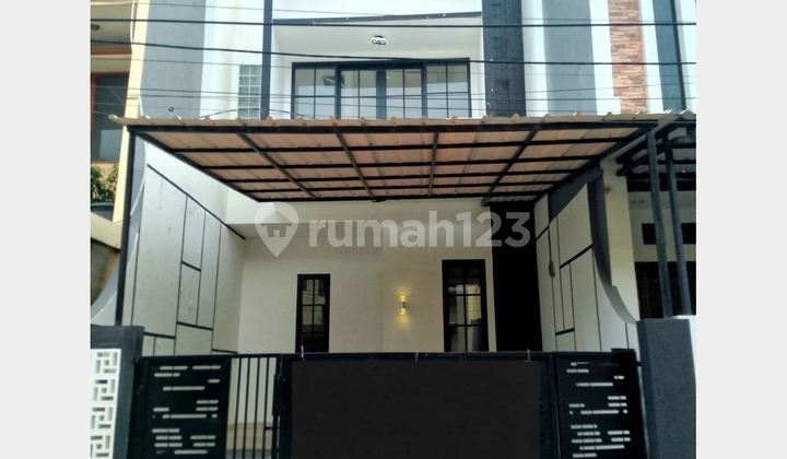 Rumah Baru Cantik Minimalis di Pondok Kelapa