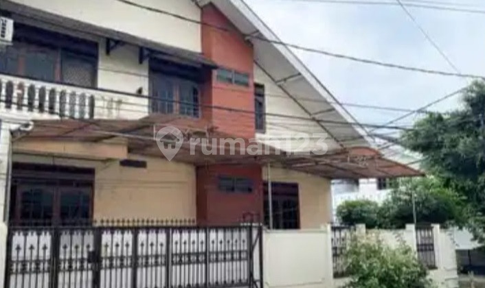 Rumah Hook LT 230 M² di Kavling Dki Pondok Kelapa 2