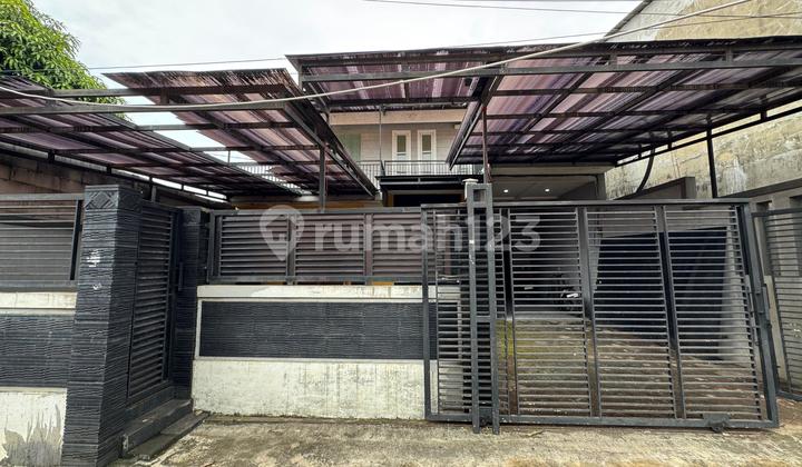 Rumah 2 Lantai di Swadaya Cikunir Dekat ke LRT & Galaxy Rumah 2 Lantai di Swadaya Cikunir Dekat ke LRT & Galaxy