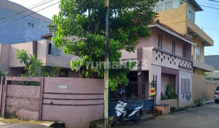 Jual Cepat - Rumah Hook LT 210 M² di Komplek Jatibening