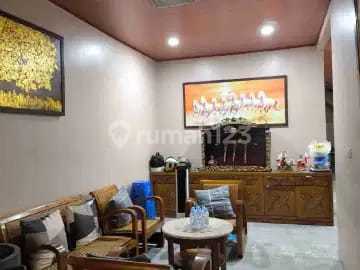 Rumah 2 Lantai di Sebrang Mall Grand Galaxy Dekat ke LRT 2