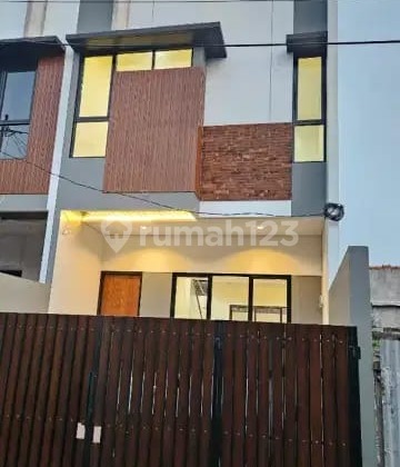 Rumah Baru Fresh Minimalis di Pondok Gede