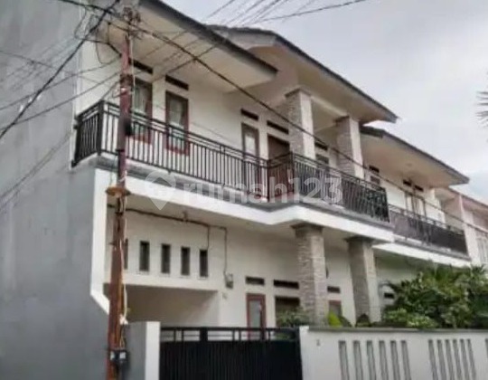 Rumah Cantik Asri di Jatiwaringin 2