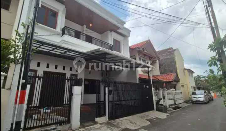 Rumah Cantik Luas Tanah 129 Meter di Rawamangun 2