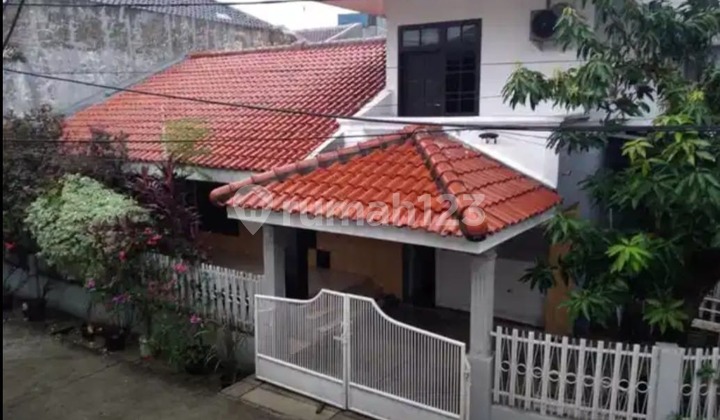 Land 304 m² house in Kelapa Gading