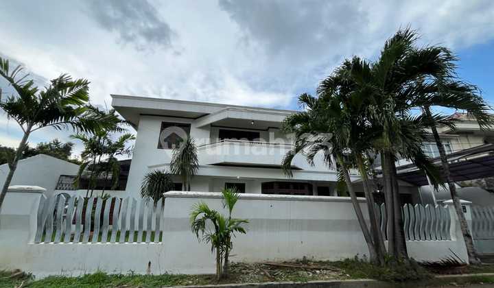 Luxurious Serene House with 440 M² Land Area in Al Duren Sawit Cluster Luxurious Serene House with 440 M² Land Area in Al Duren Sawit Cluster