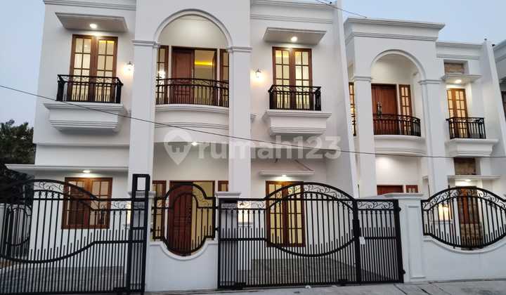 RUMAH BARU MEWAH!! Di Komplek IKIP Duren Sawit RUMAH BARU MEWAH!! Di Komplek IKIP Duren Sawit