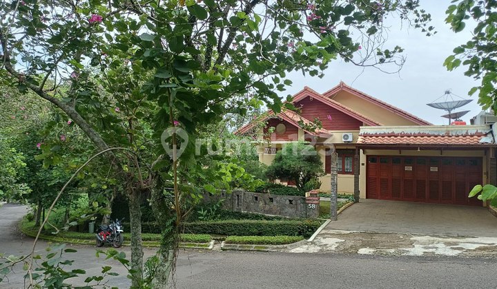 For Sale Well-Maintained Villa House Prime Front Location at Dago Pakar Resort Bandung 2