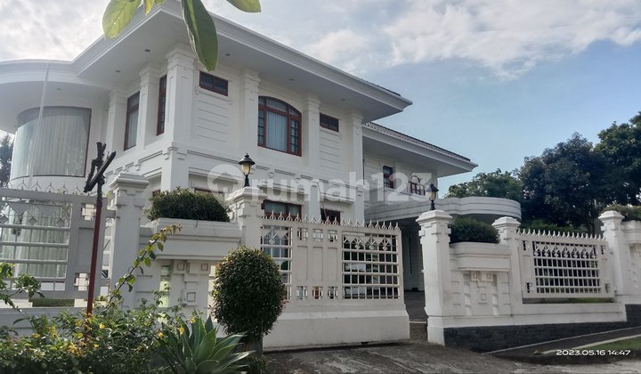 American Classic House for Sale Ready to Occupy in Setiabudi Bandung American Classic House for Sale Ready to Occupy in Setiabudi Bandung