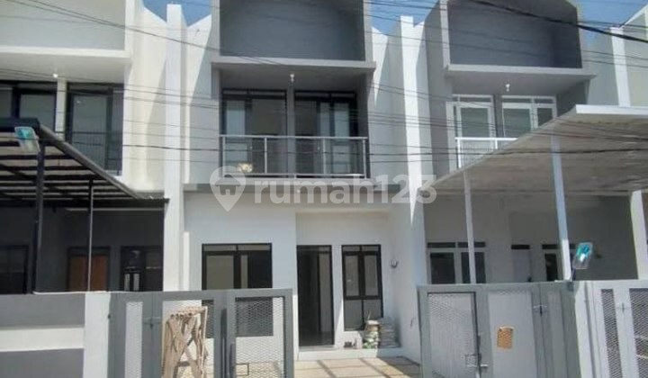For Sale: Minimalist 2-Story House in Cisaranten Kulon, Arcamanik, Bandung For Sale: Minimalist 2-Story House in Cisaranten Kulon, Arcamanik, Bandung