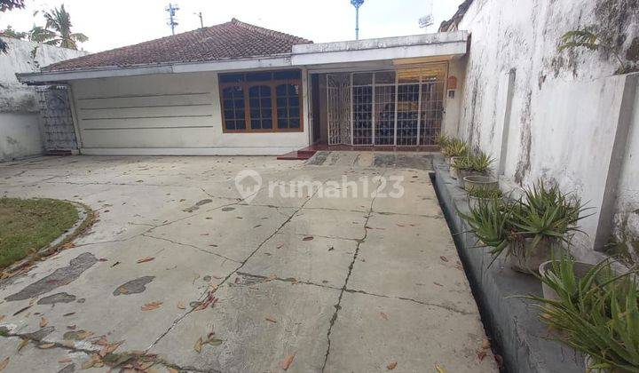 Rumah Lama Siap Huni Cocok Untuk Rumah Tinggal / Kantor / Usaha Di Mainroad Laswi Sayap Riau Bandung  2