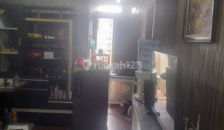 ruang keluarga apartemen gateway ahmad yani cicadas