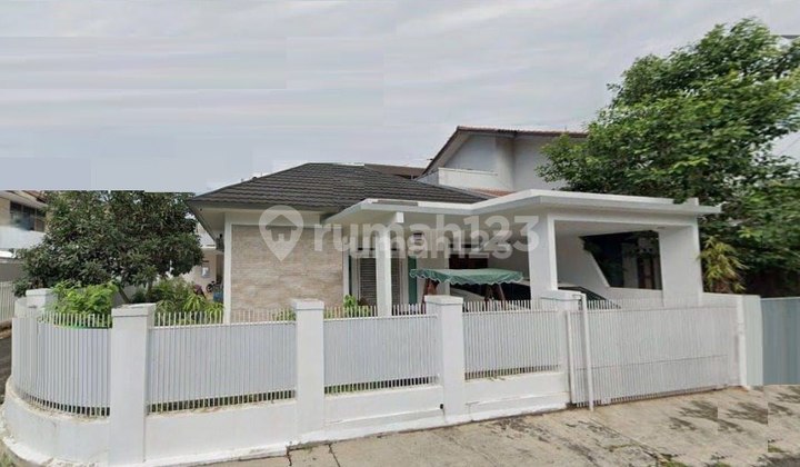 For Sale Well-Maintained Furnished House Hook Position in Buah Batu, Bandung
