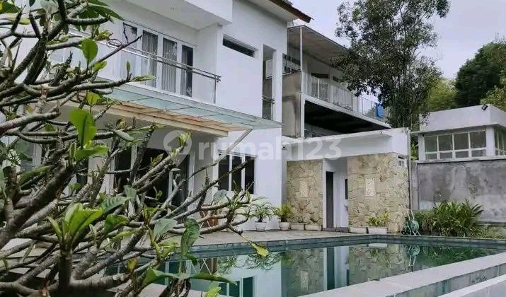 Dijual Villa Bagus Ada Kolam Renangnya Di Padasuka Bandung 1