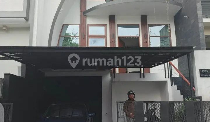 Dijual Rumah di Komplek Elite Setra Duta Bandung