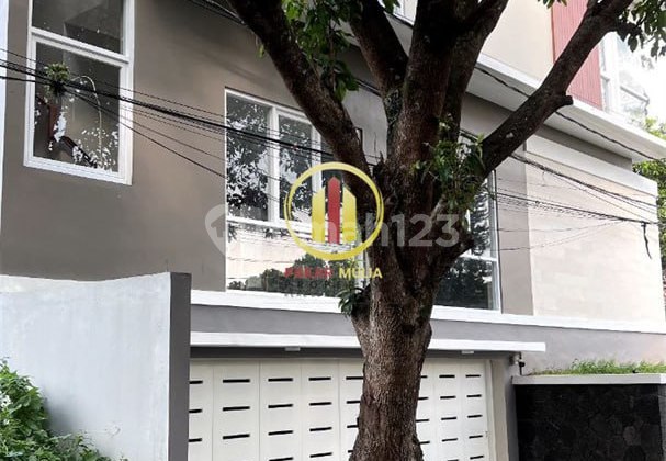 Rumah Lux Posisi Hook di Komplek Dosen Unpad Cigadung Bandung Rumah Lux Posisi Hook di Komplek Dosen Unpad Cigadung Bandung