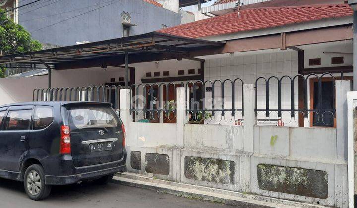 Rumah Lama Siap Huni Di Area Kembar Bandung  1