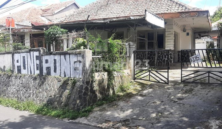 For Quick Sale Old Land-Priced House in Cipedes Atas, Gegerkalong, Bandung, Suitable for Building a Boarding House