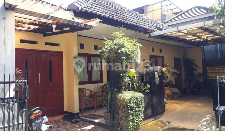 For Sale Ready-to-Occupy House in Margahayuraya For Sale Ready-to-Occupy House in Margahayuraya
