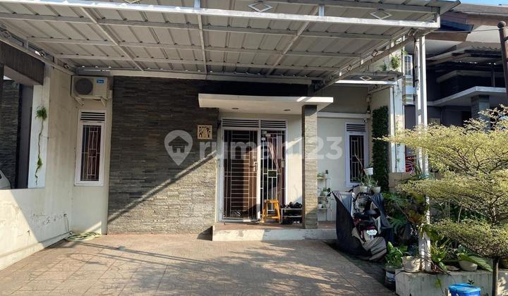 For Sale Well-Maintained Ready-to-Occupy House in a Cluster at Gunung Batu Pasteur Bandung For Sale Well-Maintained Ready-to-Occupy House in a Cluster at Gunung Batu Pasteur Bandung