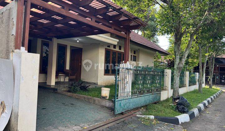 Rumah Lama Terawat Di Tanjungsari Asri Antapani Bandung  2