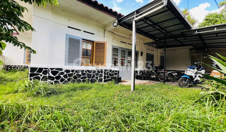 For Sale Strategic Boarding House Land Count Near Riau and Supratman Streets, Bandung