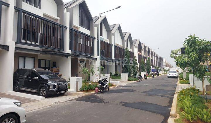 Disewa Rumah 3 Lantai Attic 7 X 12 Cluster Leonora Gading Serpong 1