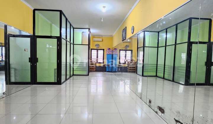 Affordable shop house for rent on Lamongan Raya 2