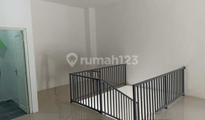 For Rent: Strategic 2-Story Shop House on Gajah Raya Street, Semarang 2